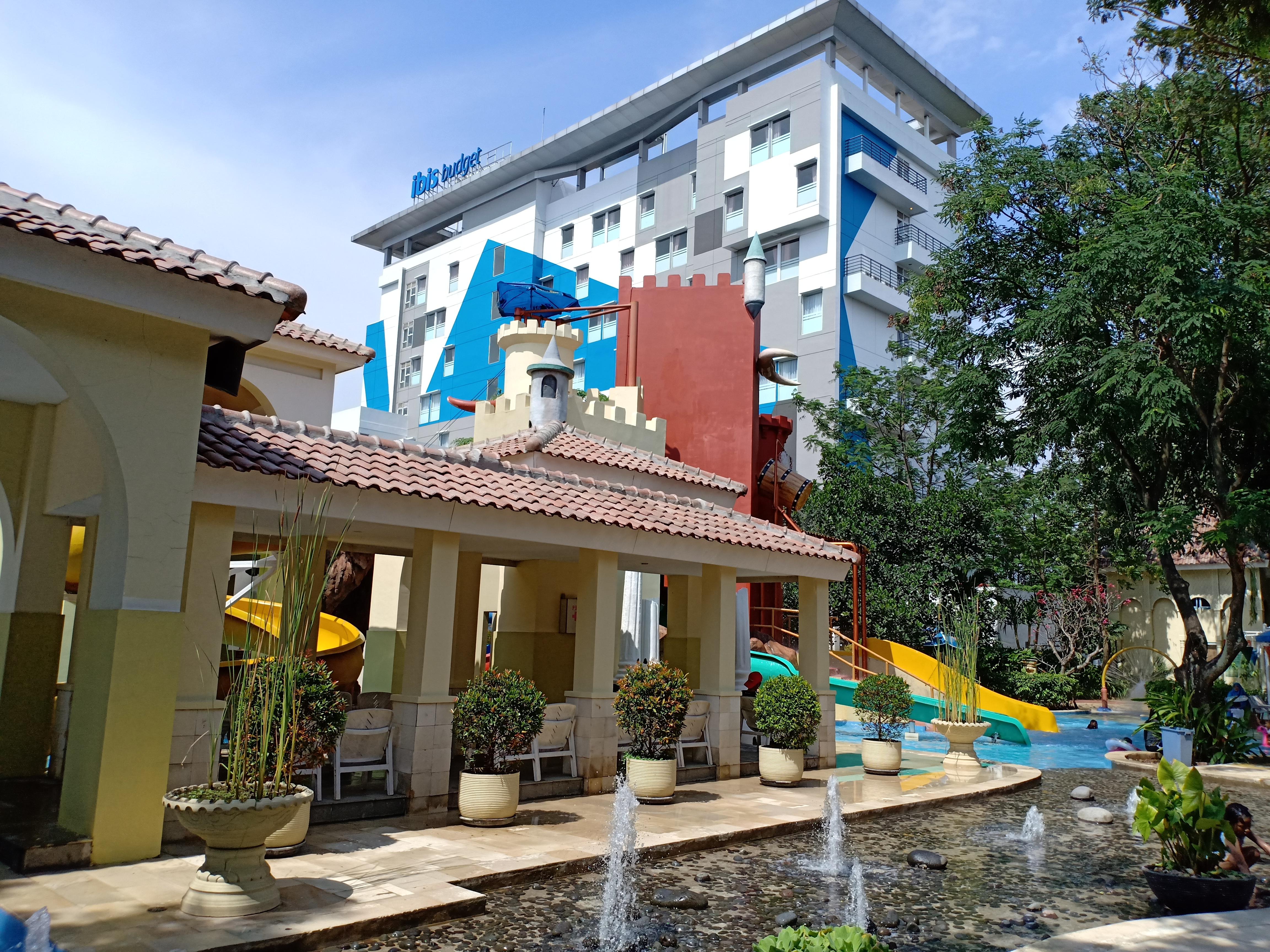 Ibis Budget Cikarang Festival Bekasi Exterior photo