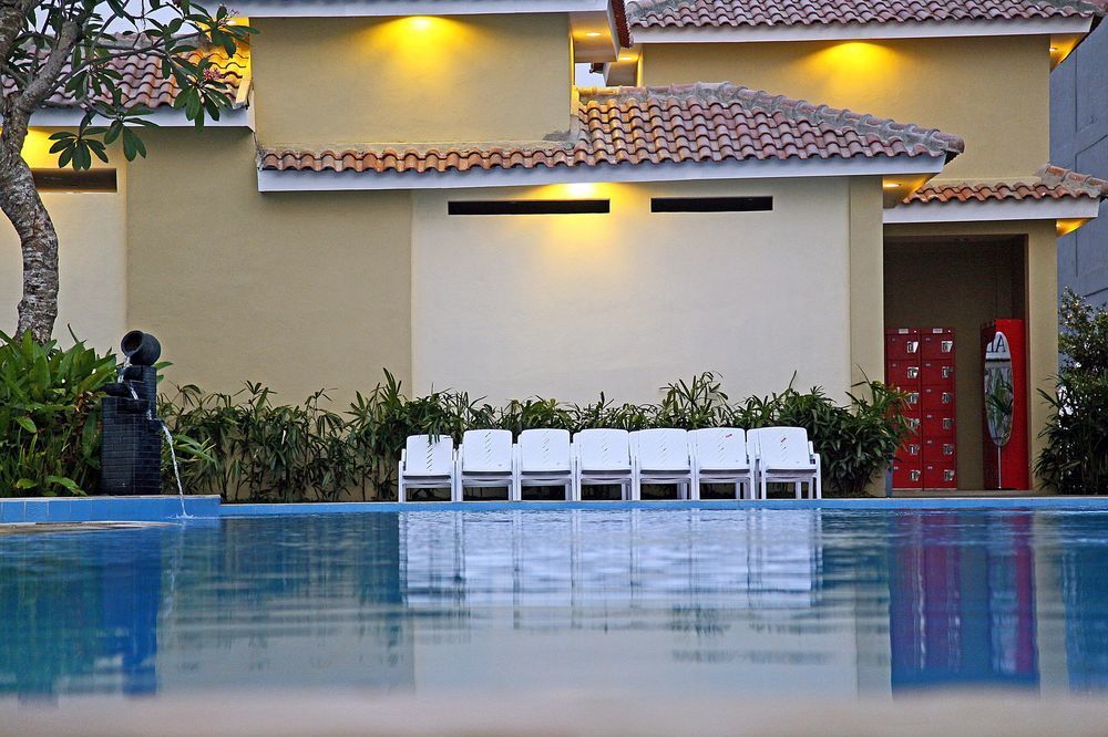 Ibis Budget Cikarang Festival Bekasi Exterior photo