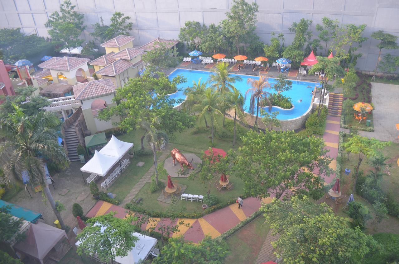 Ibis Budget Cikarang Festival Bekasi Exterior photo